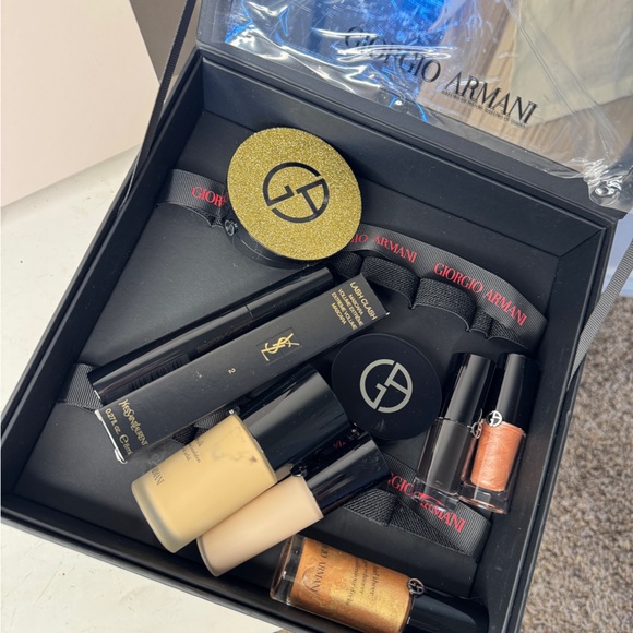 Giorgio Armani Other - Giorgio Armani makeup gift set